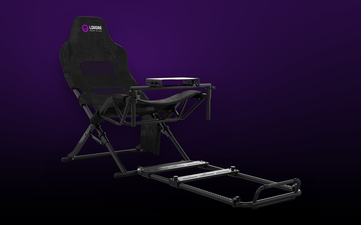 Kokpit LORGAR Sim Racing Flex w ujęciu bocznym: rama, fotel, deska pod kierownicę i wysuwane szyny pedał&oacute;w